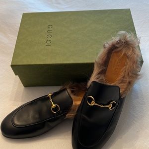 Gucci Betis Glamour Glasgow Size US 9/Euro 40 black leather/fur loafers